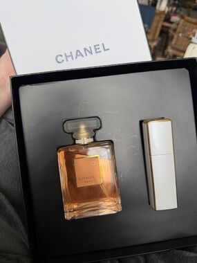CHANEL Coco Mademoiselle Set - Amber & White with Gold Accents